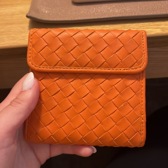 Orange wallet *BOUGHT IN ITALY* - Picture 2 of 6